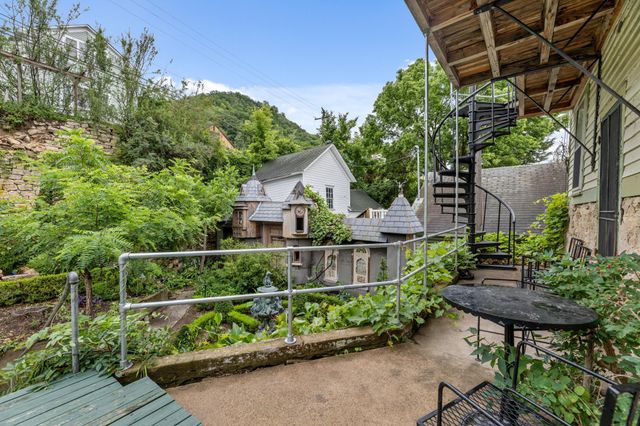 305 N Main Street, Alma, WI 54610