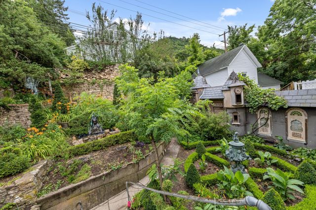 305 N Main Street, Alma, WI 54610