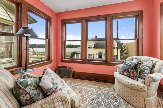 305 N Main Street, Alma, WI 54610