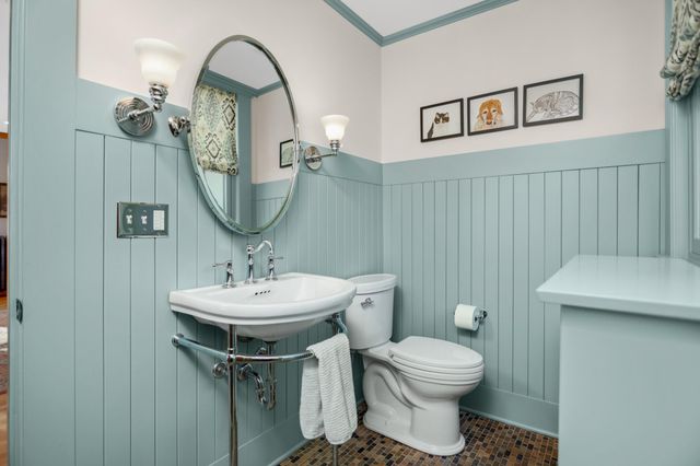 3233 Irving Avenue S, Minneapolis, MN 55408