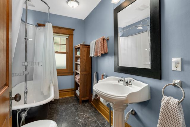 3233 Irving Avenue S, Minneapolis, MN 55408