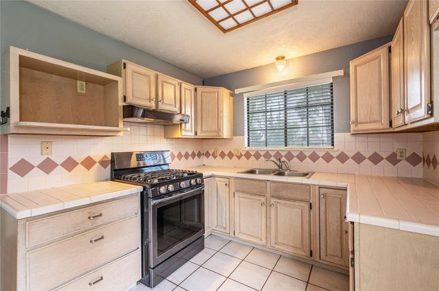 3726 Bayshore Drive, Bacliff, TX 77518