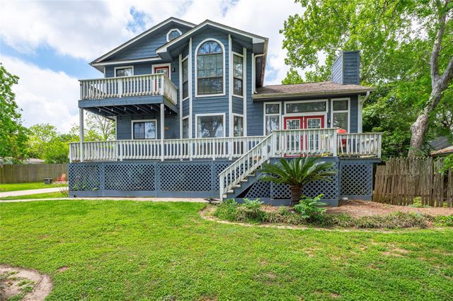 3726 Bayshore Drive, Bacliff, TX 77518