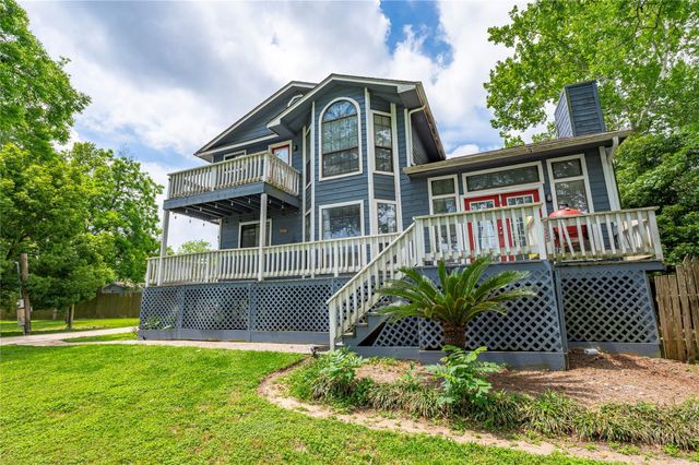 3726 Bayshore Drive, Bacliff, TX 77518