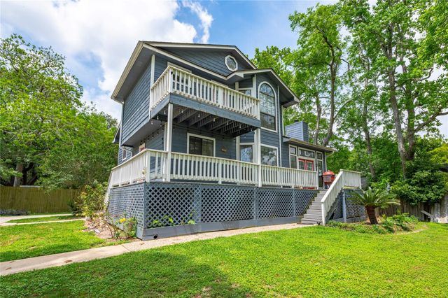 3726 Bayshore Drive, Bacliff, TX 77518
