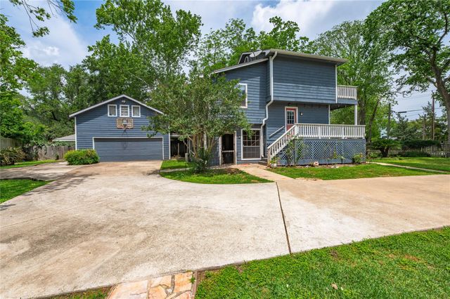 3726 Bayshore Drive, Bacliff, TX 77518