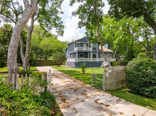 3726 Bayshore Drive, Bacliff, TX 77518