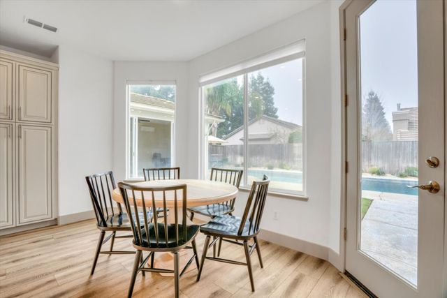 3229 Sundance Lake Dr, Modesto, CA 95355