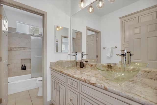 3229 Sundance Lake Dr, Modesto, CA 95355