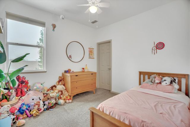 3229 Sundance Lake Dr, Modesto, CA 95355