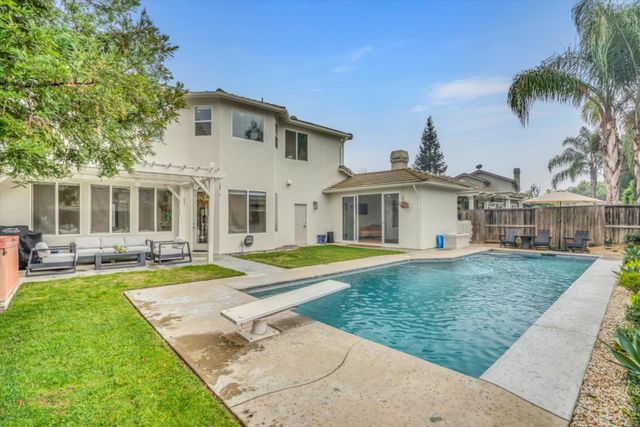 3229 Sundance Lake Dr, Modesto, CA 95355