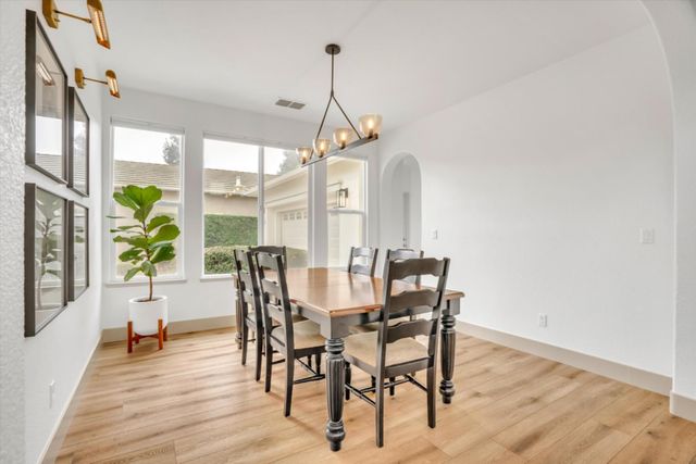 3229 Sundance Lake Dr, Modesto, CA 95355