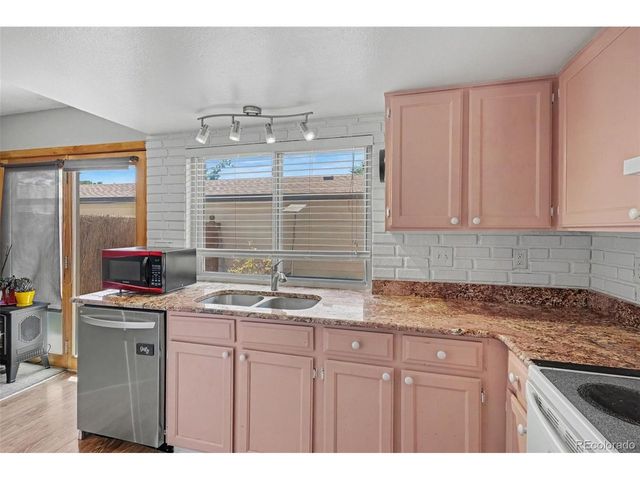 16036 E Ithaca Pl B, Aurora, CO 80013