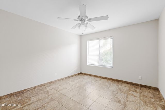 5525 E THOMAS Road R11, Phoenix, AZ 85018