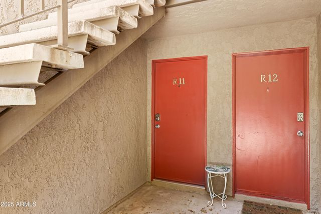 5525 E THOMAS Road R11, Phoenix, AZ 85018
