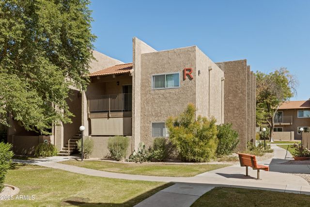 5525 E THOMAS Road R11, Phoenix, AZ 85018