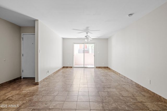 5525 E THOMAS Road R11, Phoenix, AZ 85018