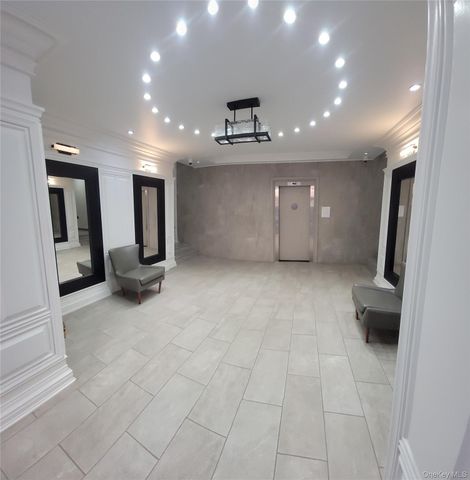 141-60 84th Road 6F, Briarwood, NY 11435