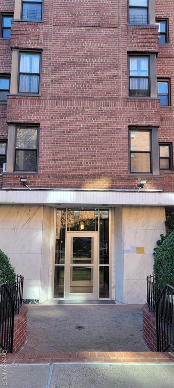 141-60 84th Road 6F, Briarwood, NY 11435