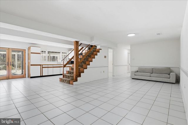 3033 SYLVAN DR, Falls Church, VA 22042