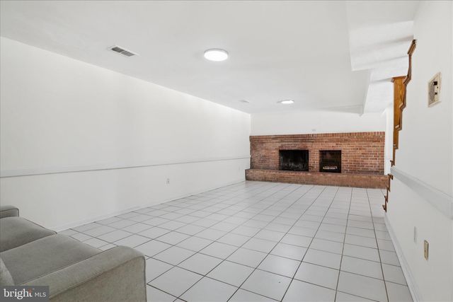 3033 SYLVAN DR, Falls Church, VA 22042