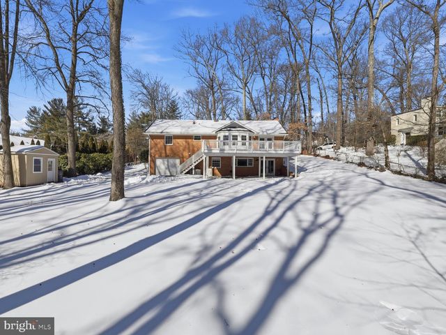 3033 SYLVAN DR, Falls Church, VA 22042