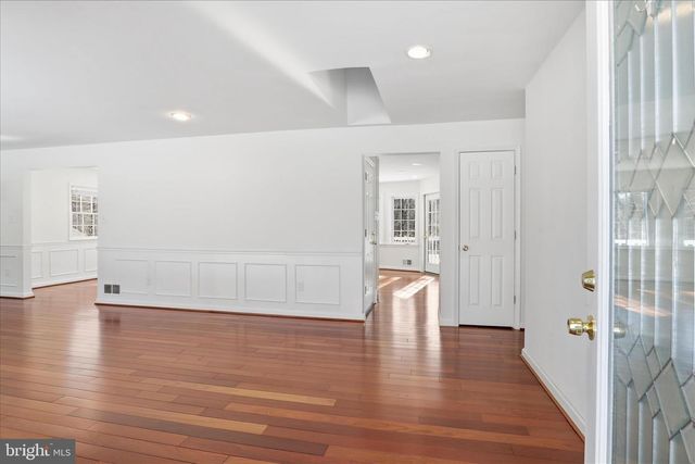 3033 SYLVAN DR, Falls Church, VA 22042