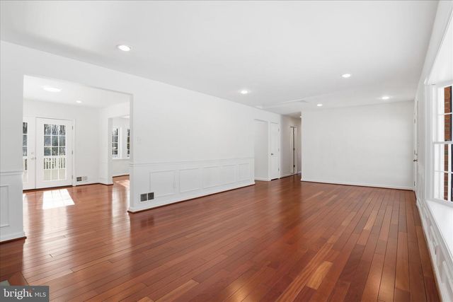 3033 SYLVAN DR, Falls Church, VA 22042