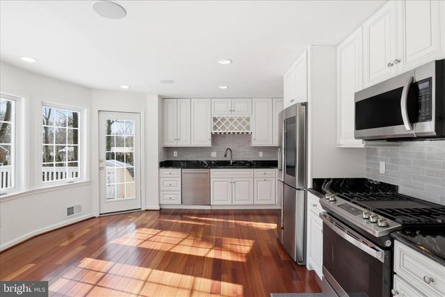 3033 SYLVAN DR, Falls Church, VA 22042