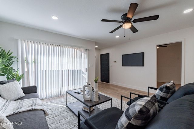 4608 W MARYLAND Avenue 214, Glendale, AZ 85301