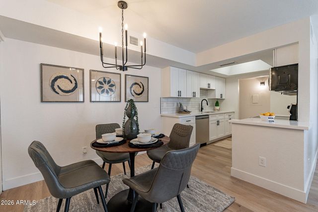 4608 W MARYLAND Avenue 214, Glendale, AZ 85301