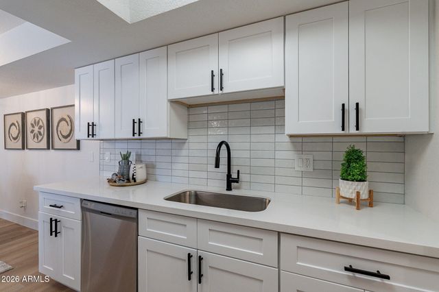 4608 W MARYLAND Avenue 214, Glendale, AZ 85301