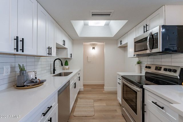 4608 W MARYLAND Avenue 214, Glendale, AZ 85301