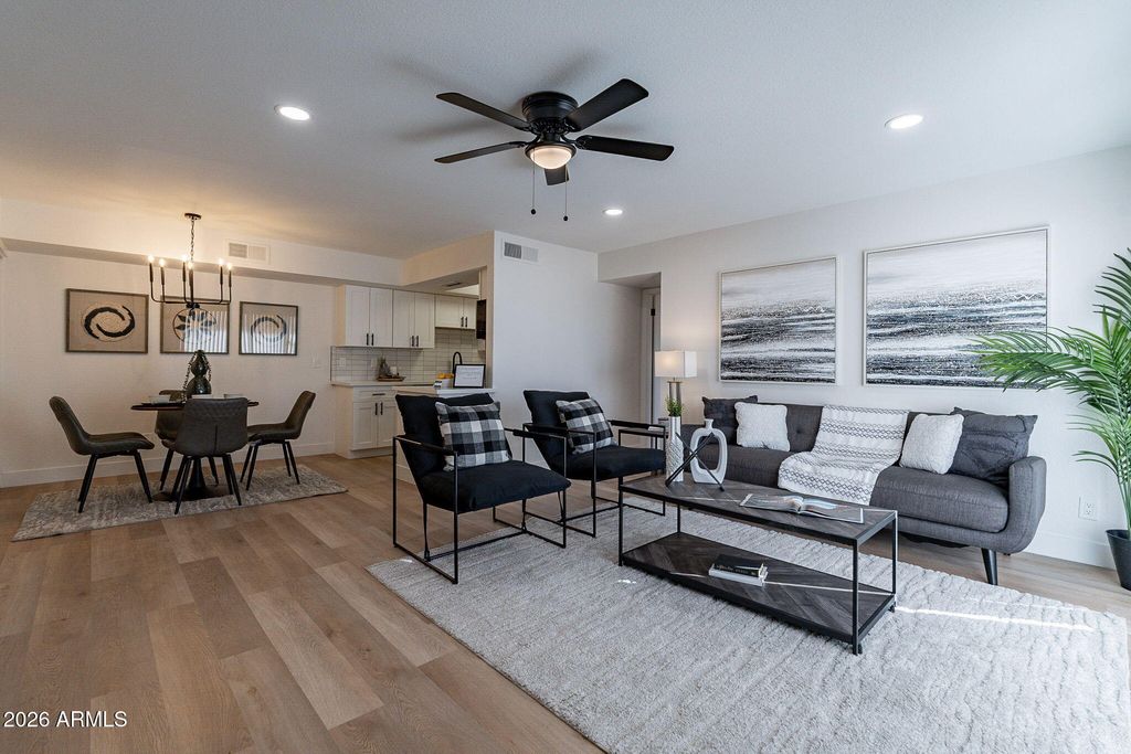 4608 W MARYLAND Avenue 214, Glendale, AZ 85301