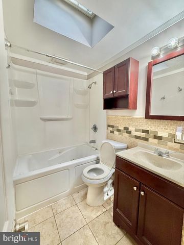 1074 N ACADEMY AVE, Glenolden, PA 19036