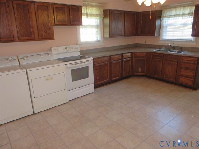 4807 Oakleys Ln, Henrico, VA 23231