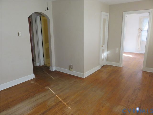 4807 Oakleys Ln, Henrico, VA 23231