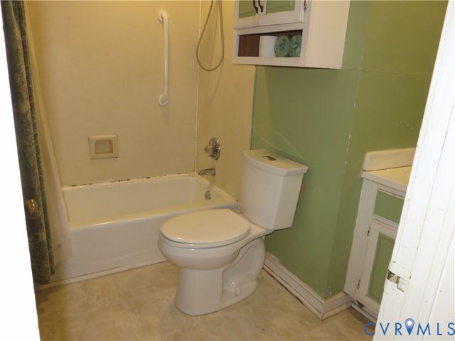 4807 Oakleys Ln, Henrico, VA 23231