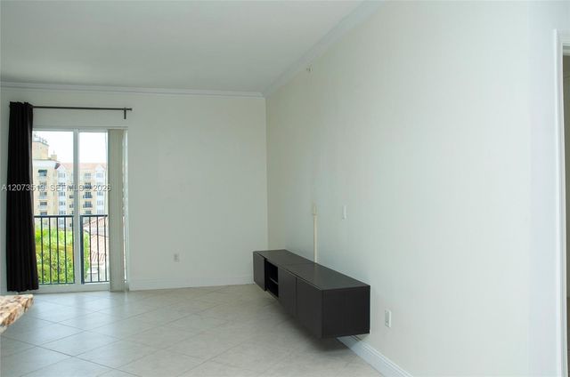 10 Aragon Avenue 703, Coral Gables, FL 33134