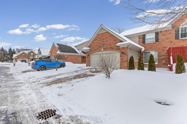 3786 Knightbridge Circle, Sterling Heights, MI 48314