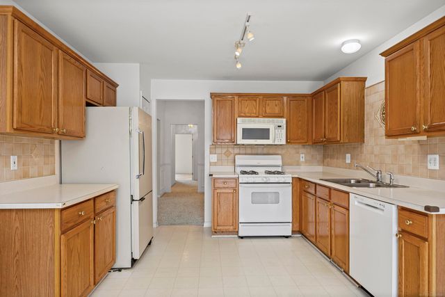 3786 Knightbridge Circle, Sterling Heights, MI 48314