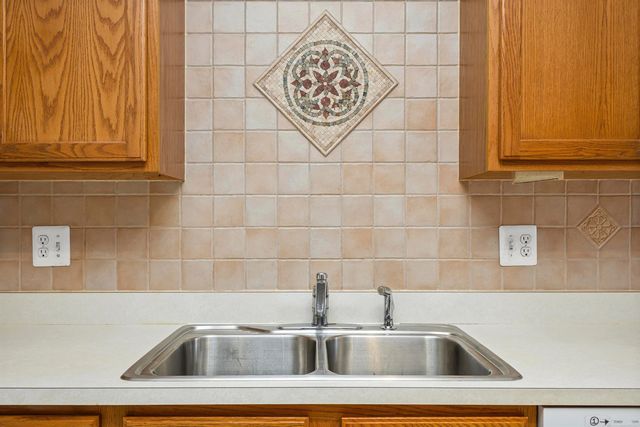 3786 Knightbridge Circle, Sterling Heights, MI 48314