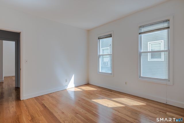 74 Harbor Avenue 2nd floor, Bridgeport, CT 06605
