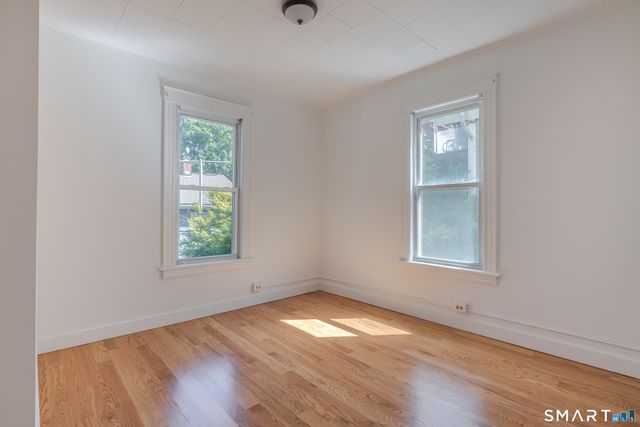 74 Harbor Avenue 2nd floor, Bridgeport, CT 06605