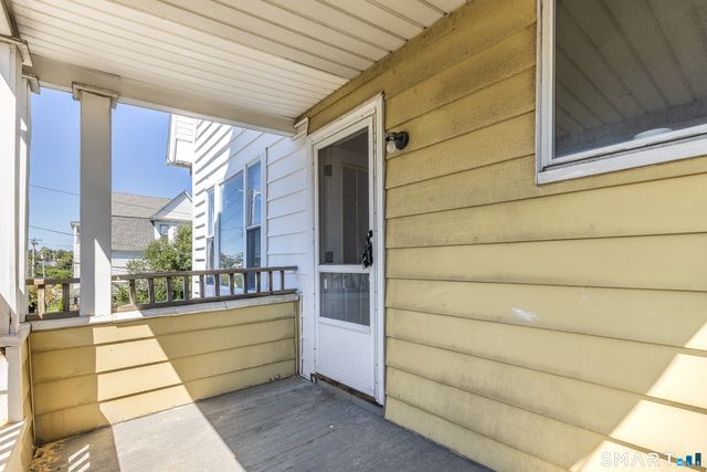74 Harbor Avenue 2nd floor, Bridgeport, CT 06605