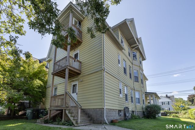 74 Harbor Avenue 2nd floor, Bridgeport, CT 06605