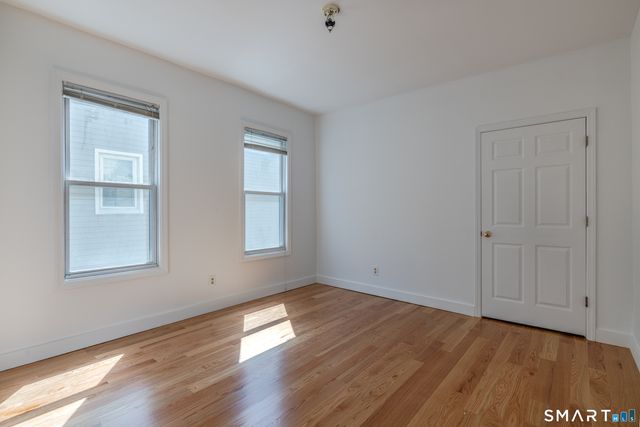 74 Harbor Avenue 2nd floor, Bridgeport, CT 06605