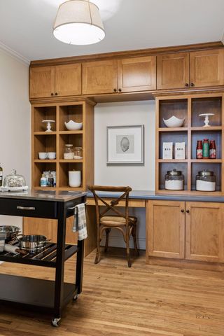 60 Myrtlewood Road, Wayzata, MN 55391
