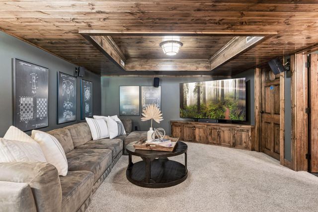 60 Myrtlewood Road, Wayzata, MN 55391