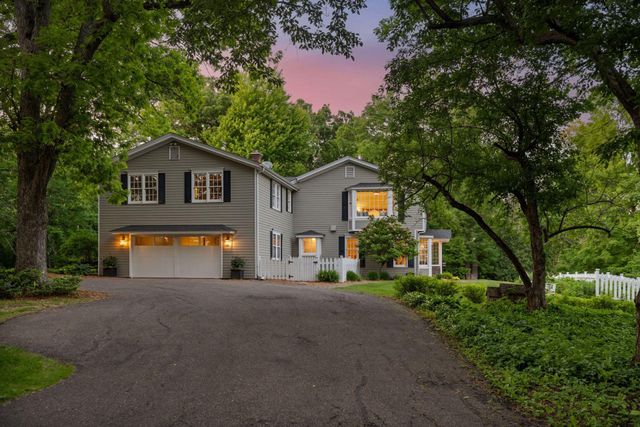 60 Myrtlewood Road, Wayzata, MN 55391
